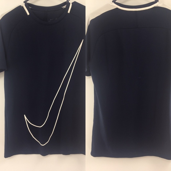 🦋Nike Football Dri Fit  shirt medium - Picture 4 of 5